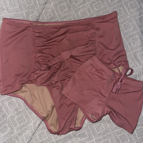 Kortni Jeane Ribbed Rose Euros - Picture 1 of 2